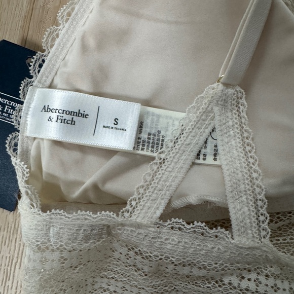 Abercrombie & Fitch NWT White Lace Bralette S - Picture 6 of 6